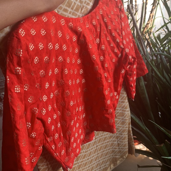 NWOT: ELEGANT BEIGE CHANDERI SAREE WITH GOLDEN BORDER. with unstitched blouse. - Picture 7 of 9